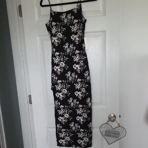 Elegant Black and White Floral Midi Dress